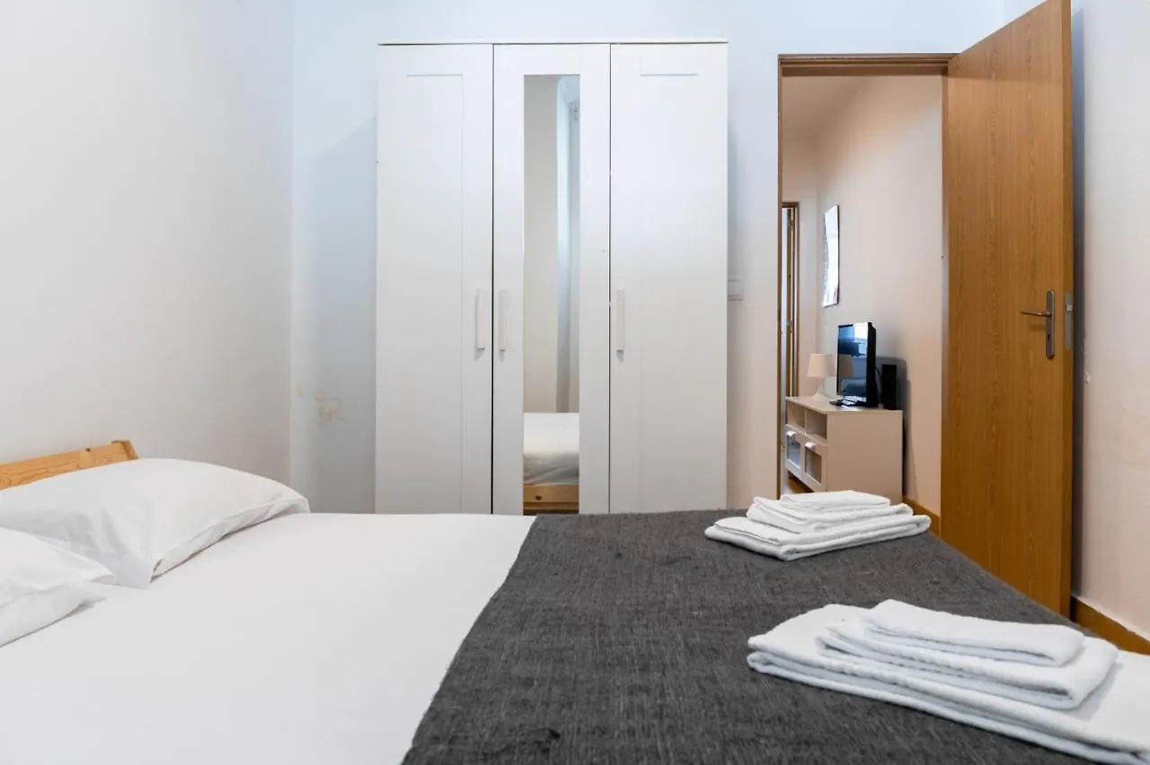 Entrecampos - Family Apartment With Terrace location