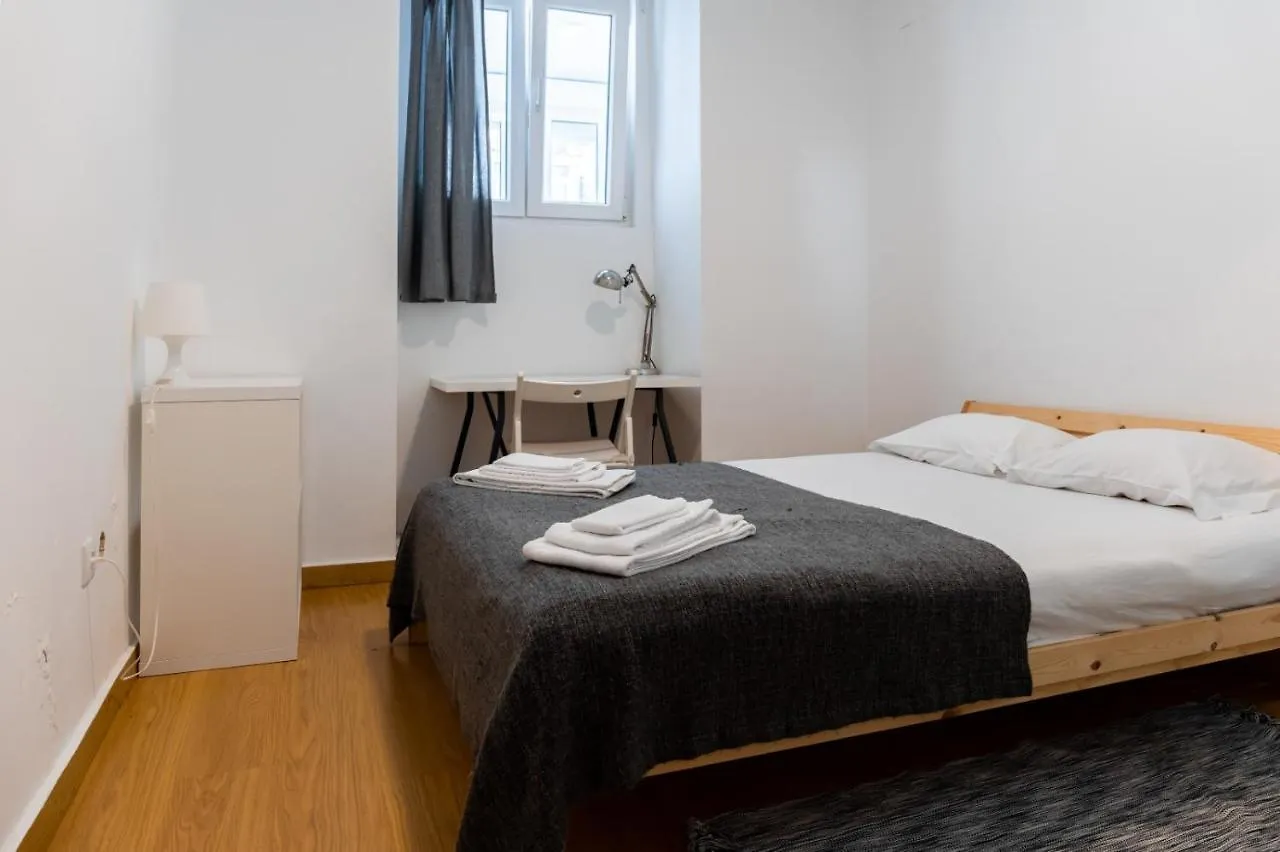 Entrecampos - Family Apartment With Terrace Lisbon